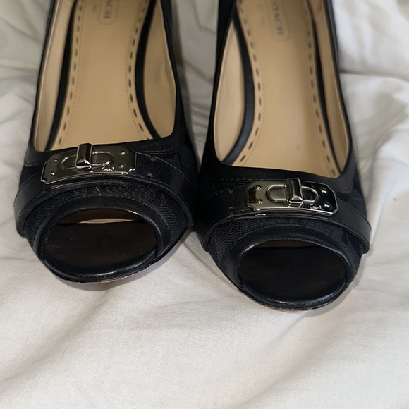 Coach Thea Jakard C Signature - Picture 7 of 7